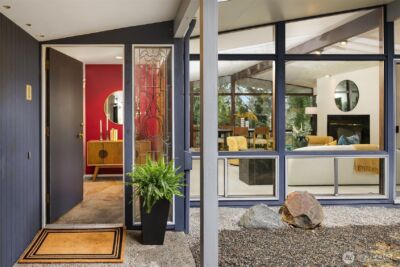 3905 96th Avenue SE, Mercer Island, WA 98040