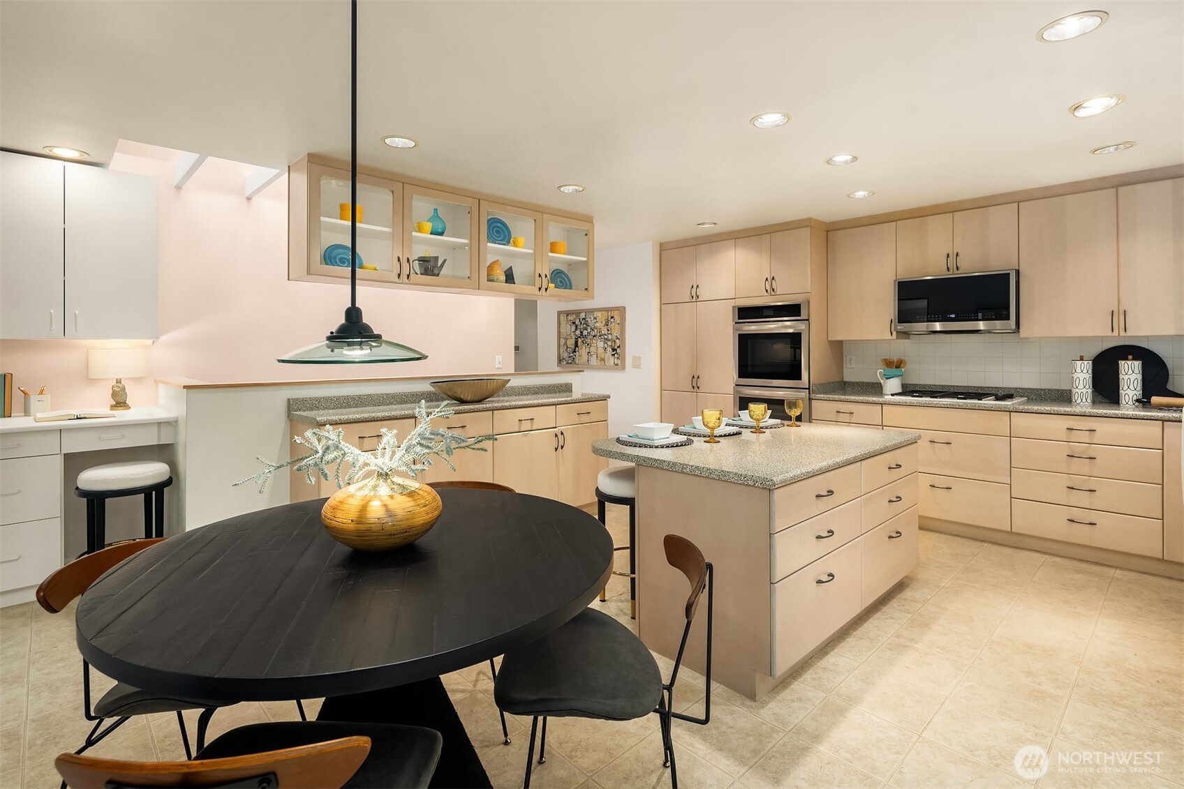 3905 96th Avenue SE, Mercer Island, WA 98040