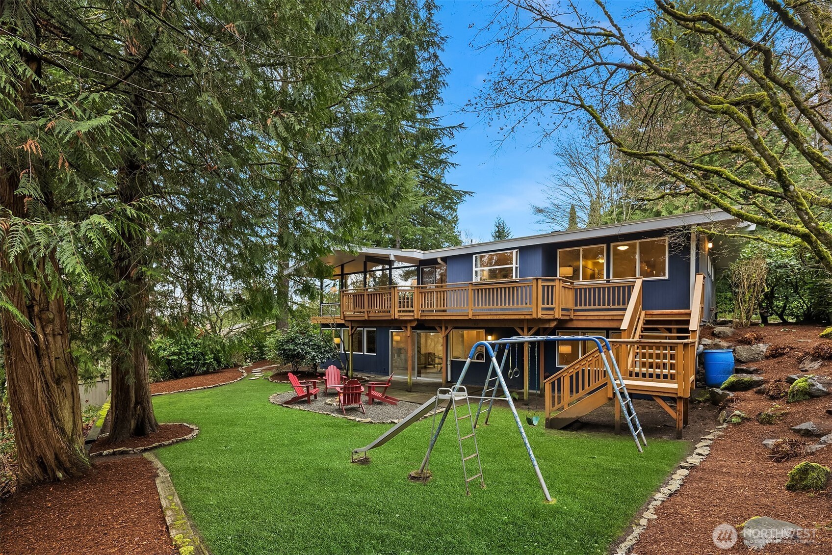 3905 96th Avenue SE, Mercer Island, WA 98040