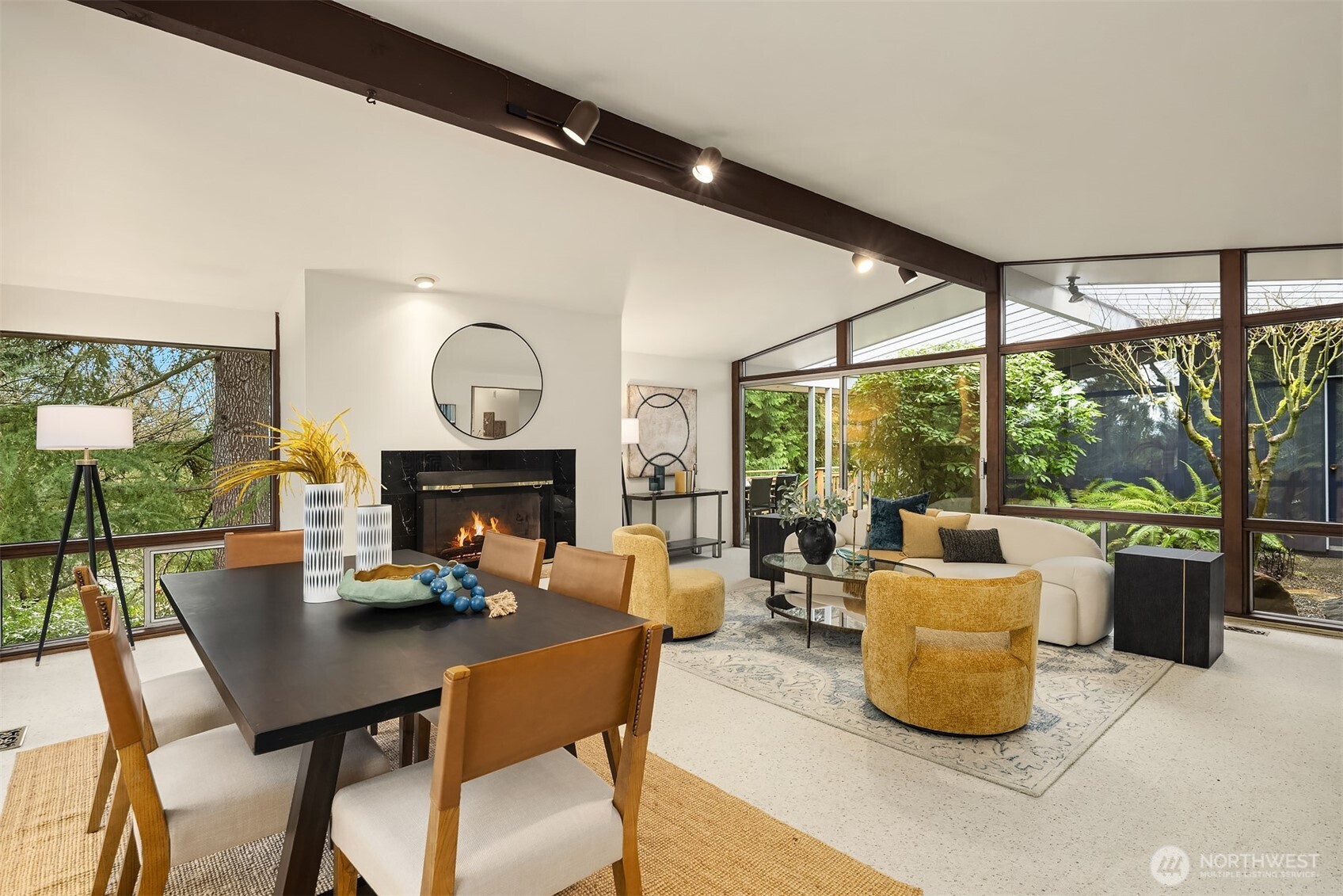 3905 96th Avenue SE, Mercer Island, WA 98040