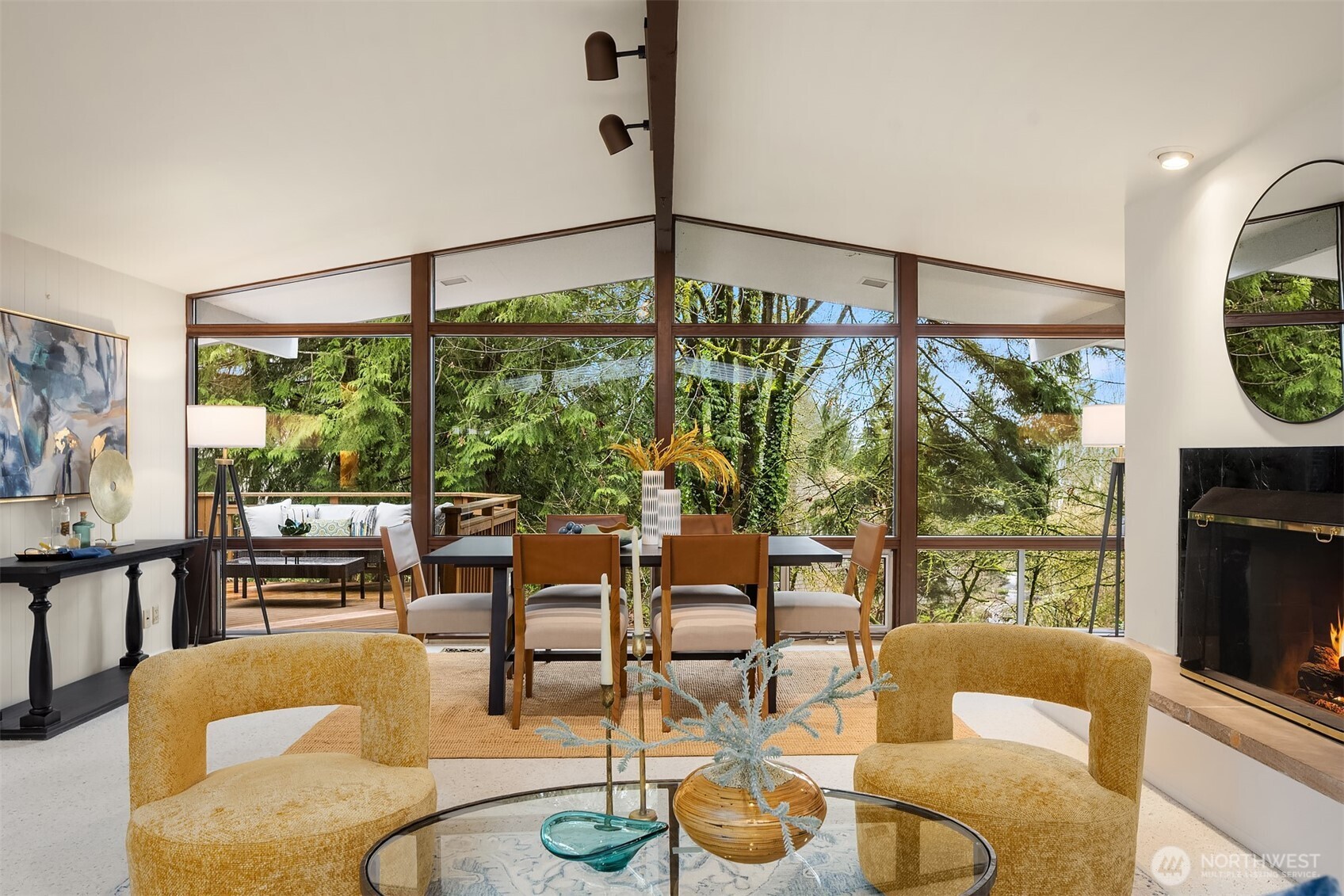 3905 96th Avenue SE, Mercer Island, WA 98040