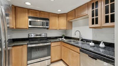 4106 Factoria Boulevard SE #C111, Bellevue, WA 98006 - Photo 9