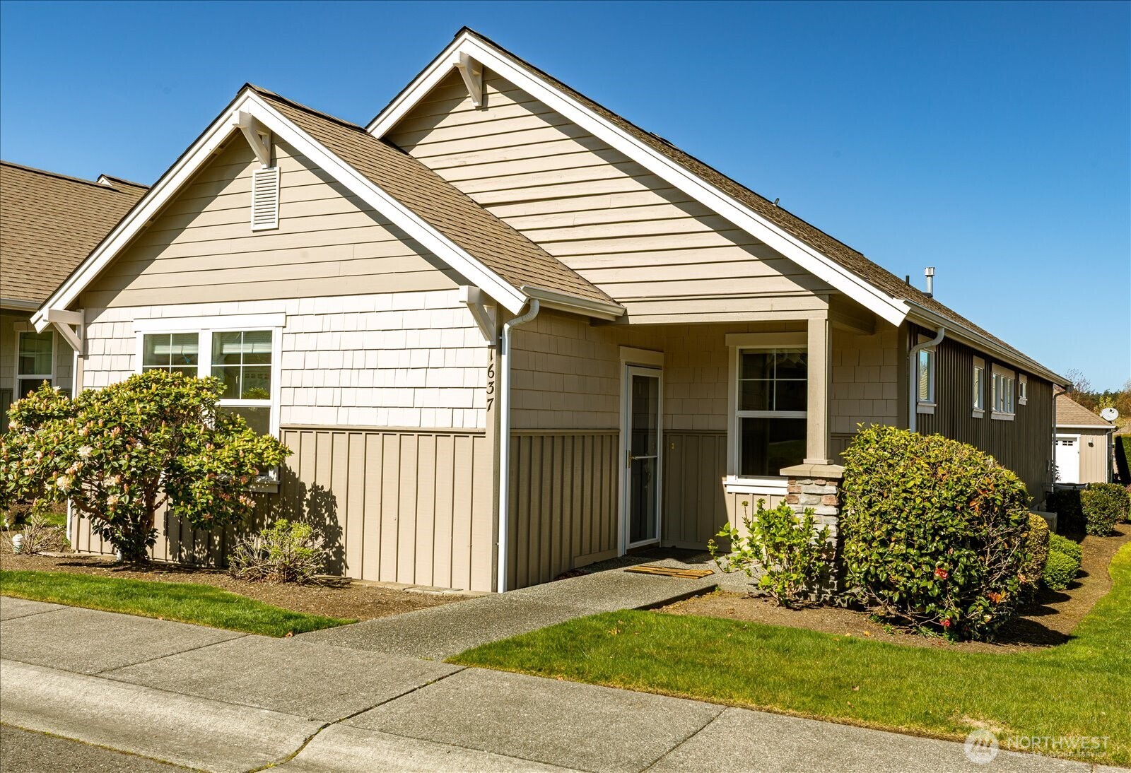 1637 SW Vanguard Street , Oak Harbor, WA 98277