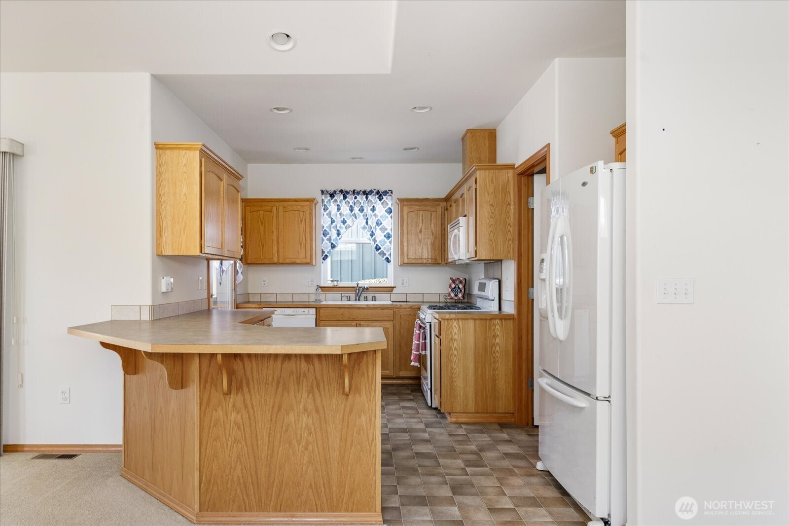 1637 SW Vanguard Street , Oak Harbor, WA 98277