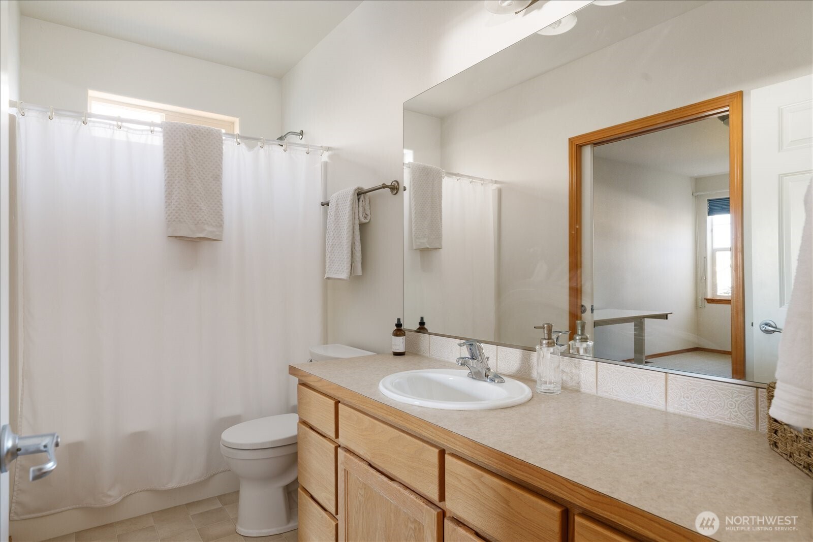 1637 SW Vanguard Street , Oak Harbor, WA 98277