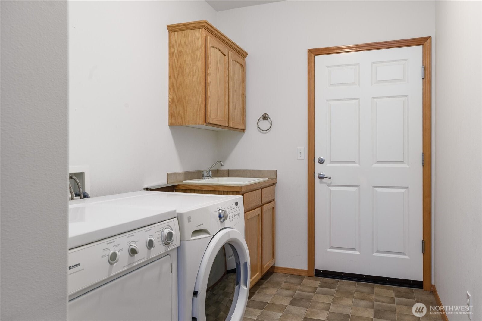 1637 SW Vanguard Street , Oak Harbor, WA 98277