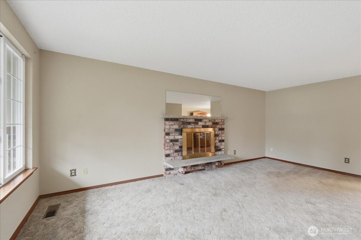 7116 105th Street E, Puyallup, WA 98373