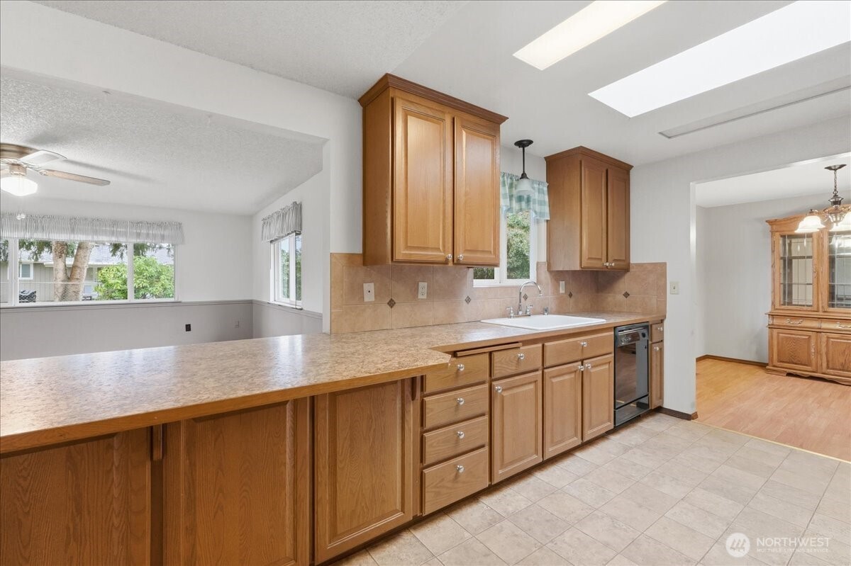 7116 105th Street E, Puyallup, WA 98373