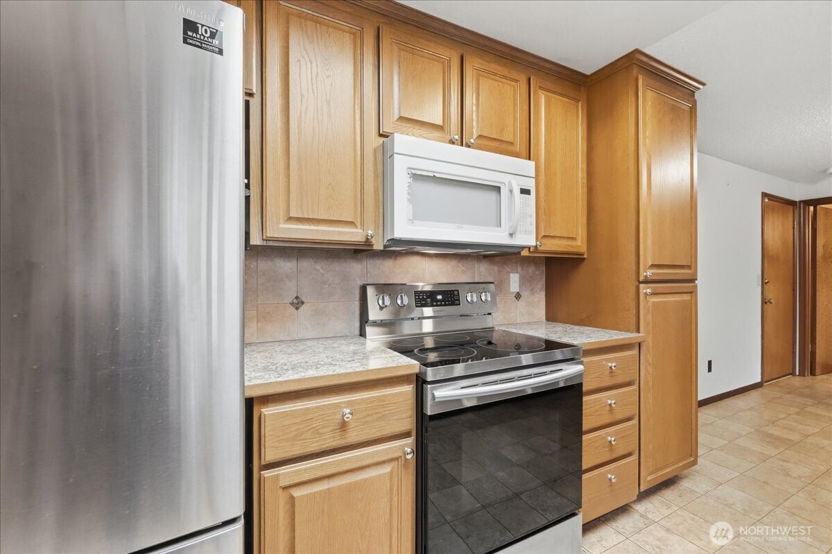 7116 105th Street E, Puyallup, WA 98373