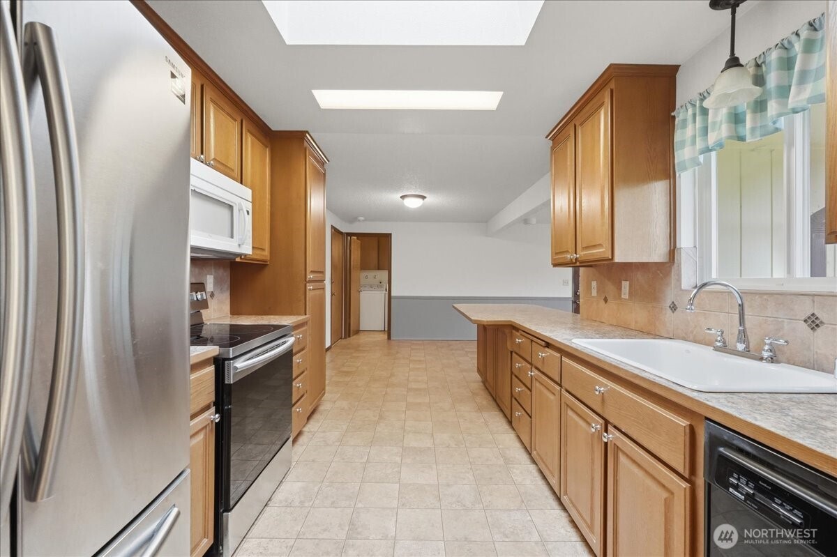 7116 105th Street E, Puyallup, WA 98373