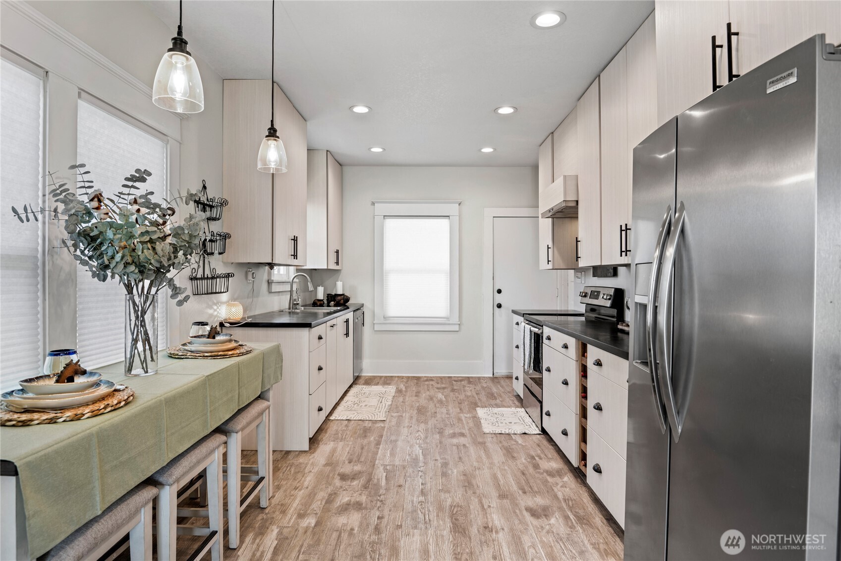 301 Columbia Street , Kelso, WA 98626