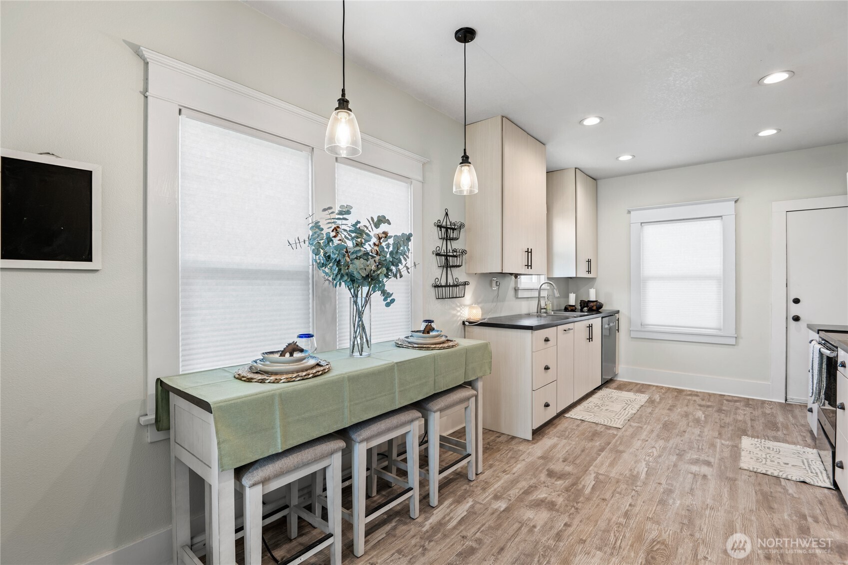 301 Columbia Street , Kelso, WA 98626
