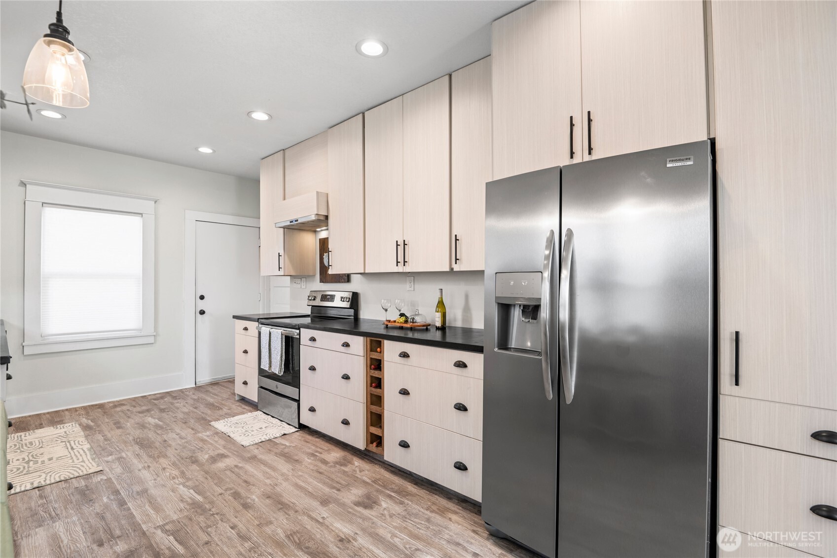 301 Columbia Street , Kelso, WA 98626