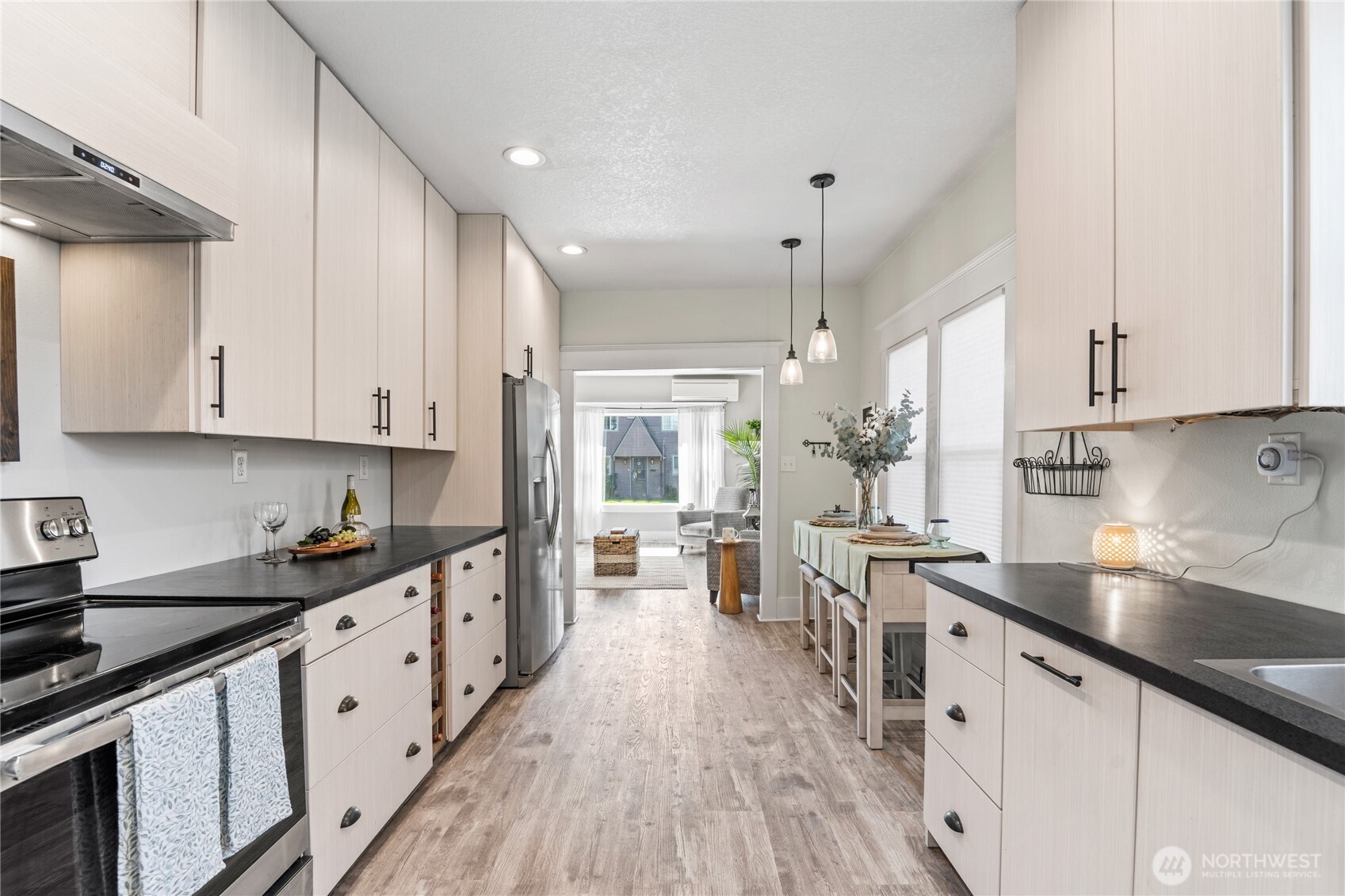 301 Columbia Street , Kelso, WA 98626