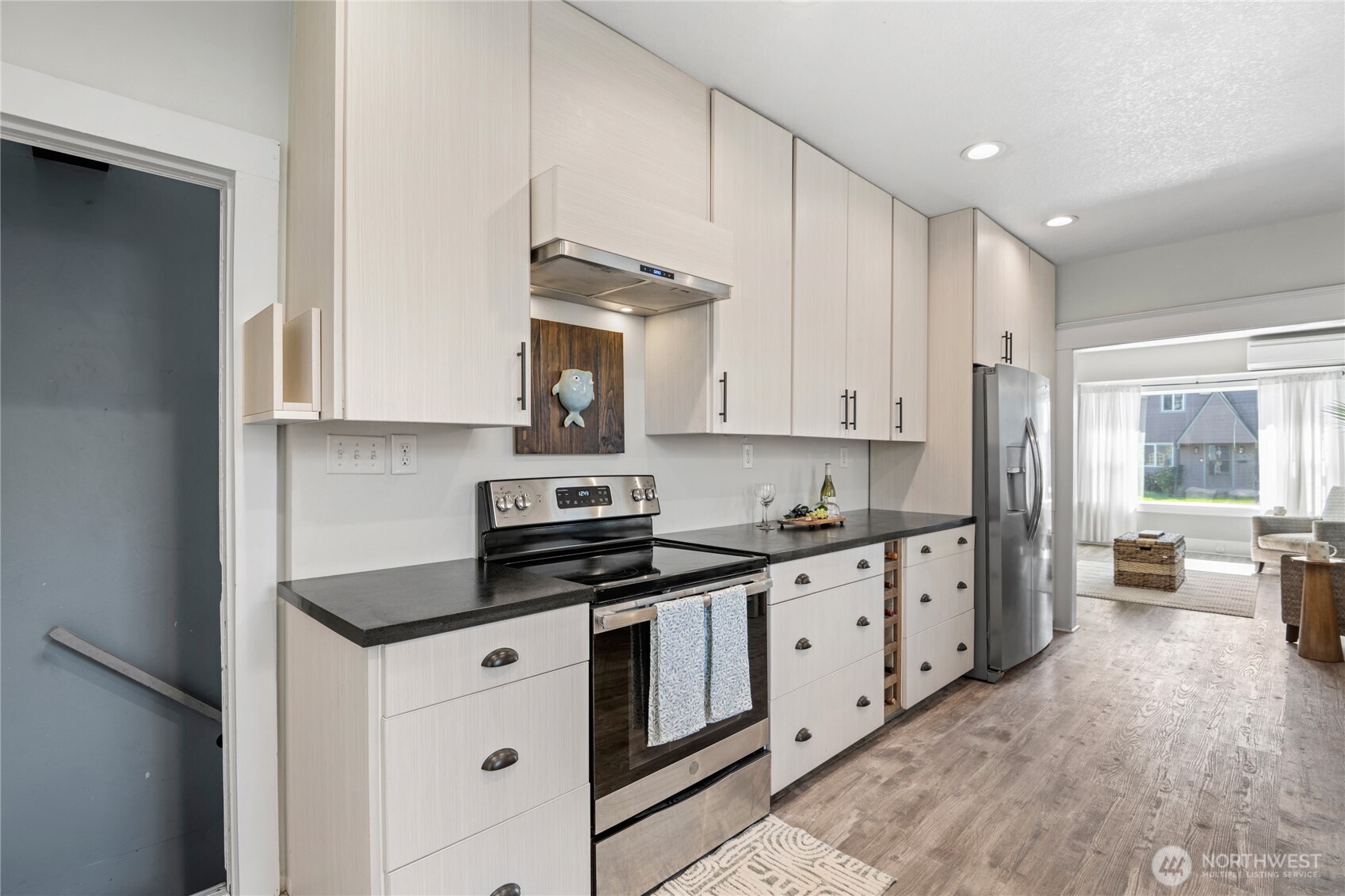 301 Columbia Street , Kelso, WA 98626