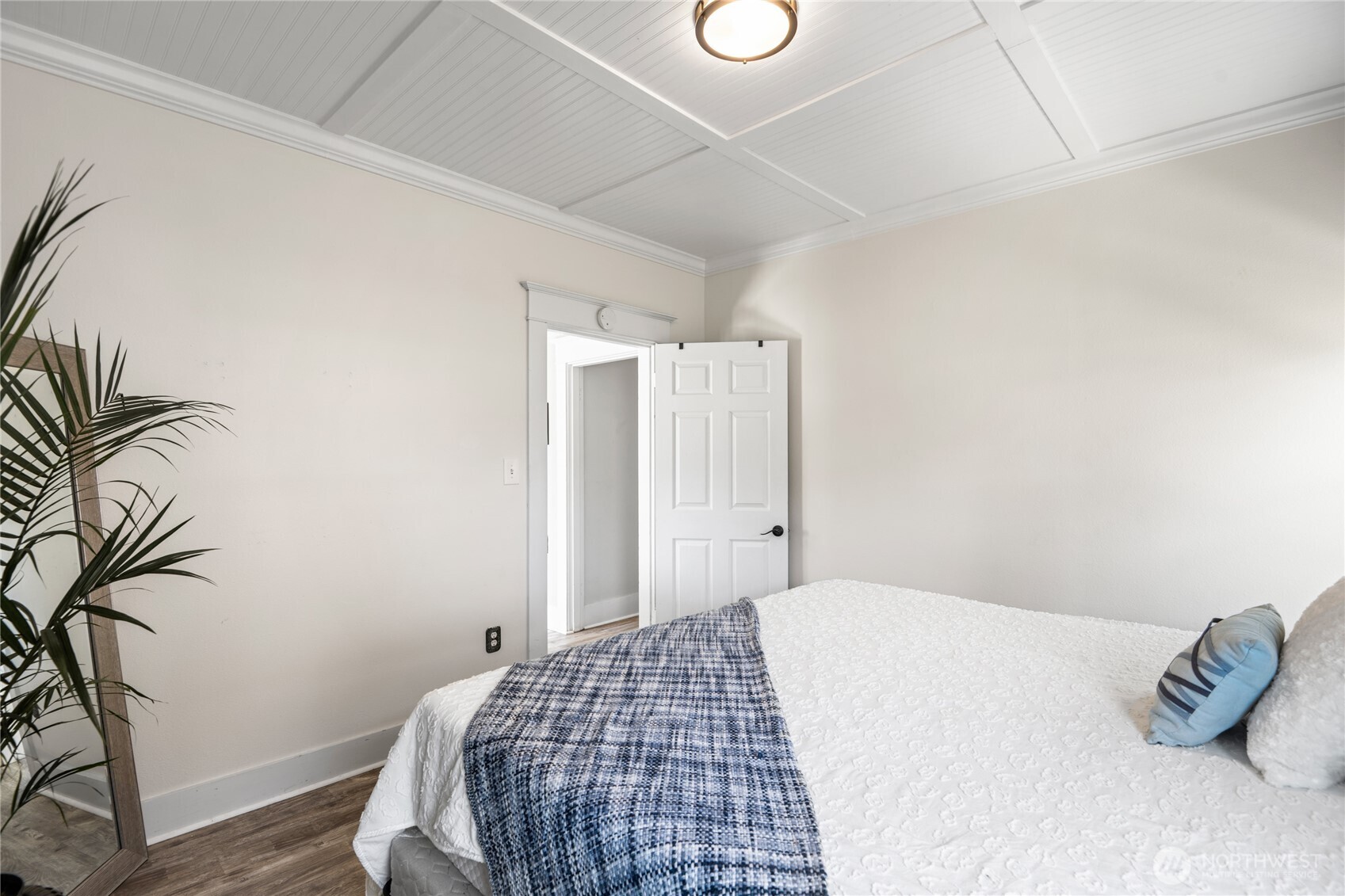 301 Columbia Street , Kelso, WA 98626