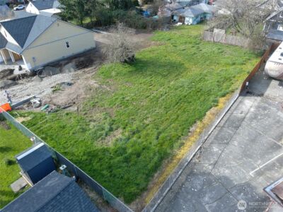 1105 W Pioneer Avenue , Puyallup, WA 98371 - Photo 7