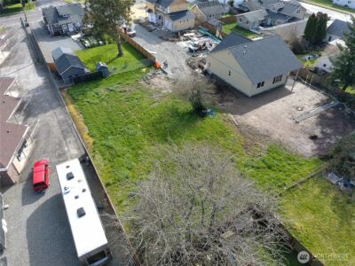 1105 W Pioneer Avenue , Puyallup, WA 98371 - Photo 8