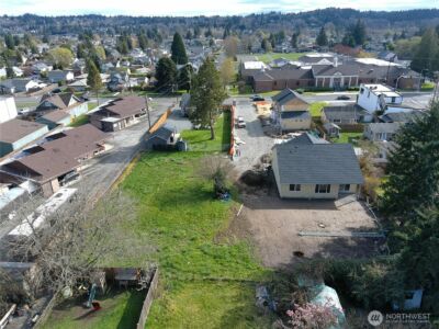 1105 W Pioneer Avenue , Puyallup, WA 98371 - Photo 9