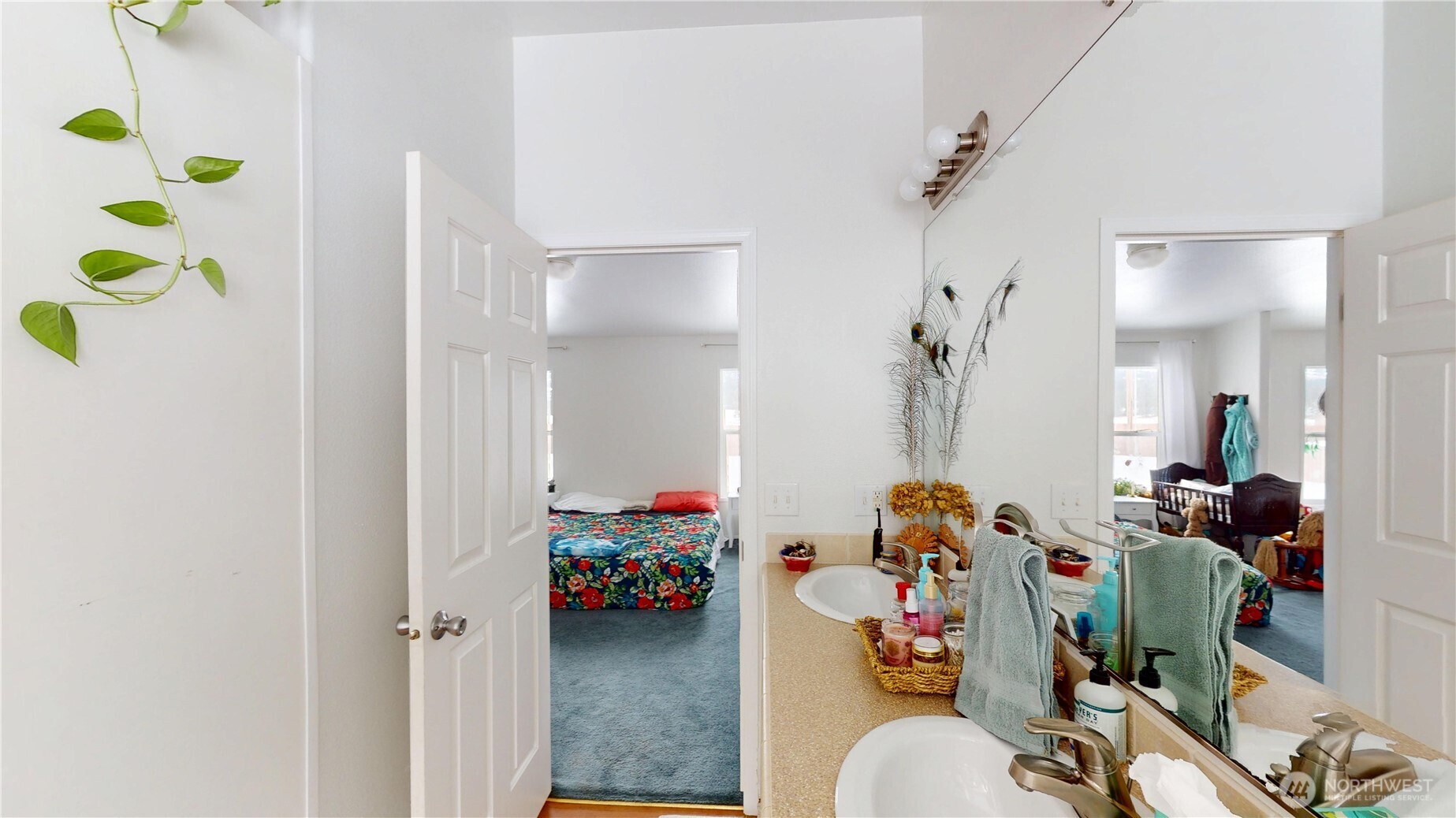 722 Aeneas Valley Road , Tonasket, WA 98855