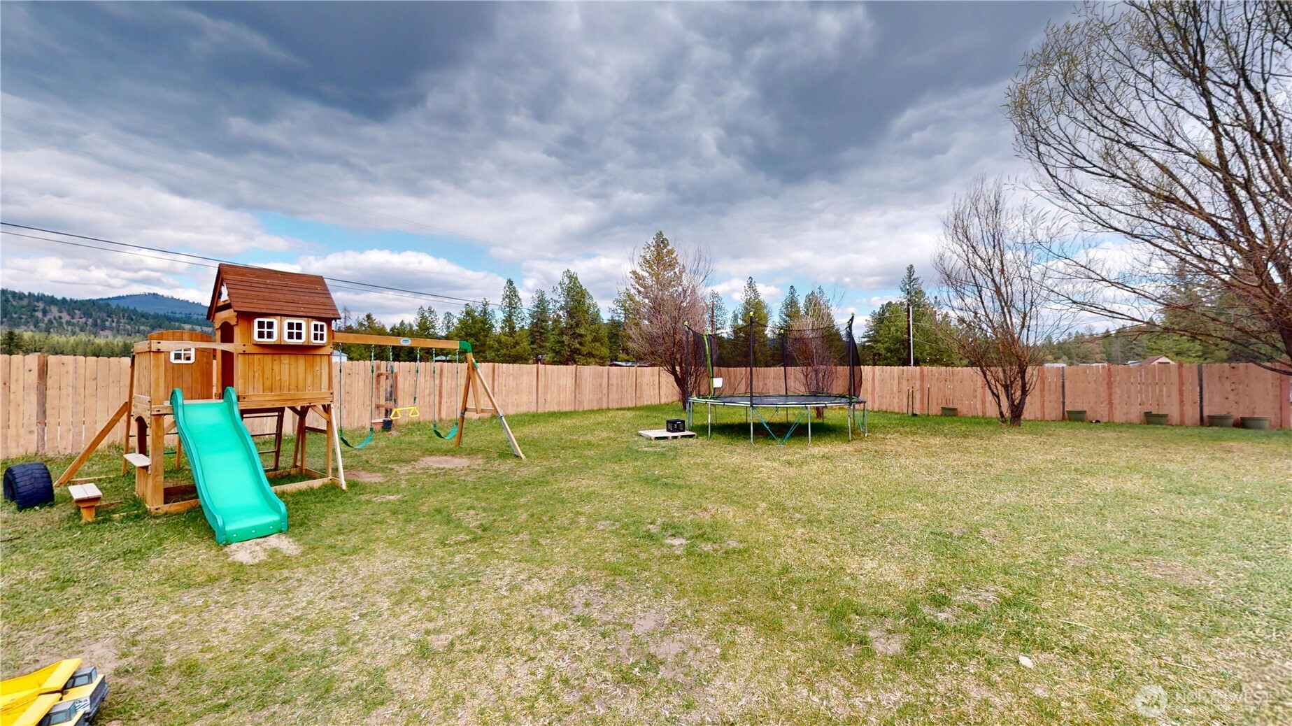 722 Aeneas Valley Road , Tonasket, WA 98855