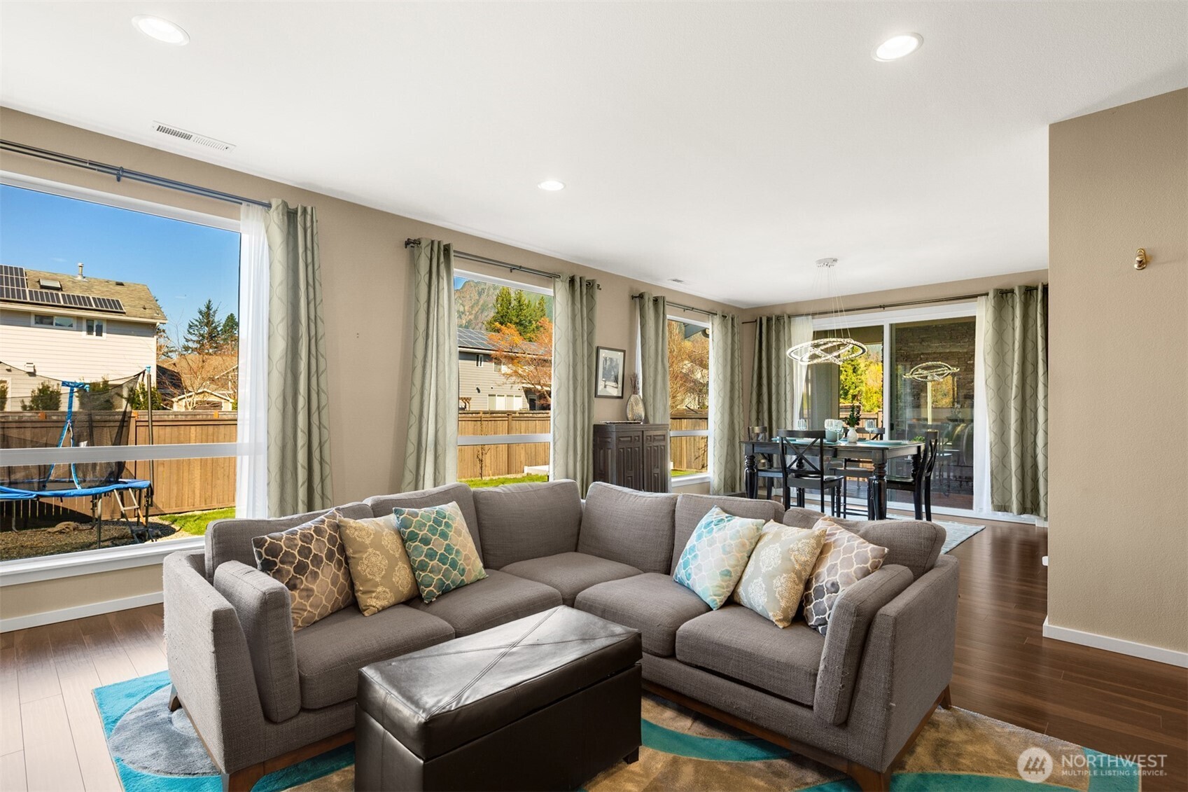 732 SE 11th Street , North Bend, WA 98045