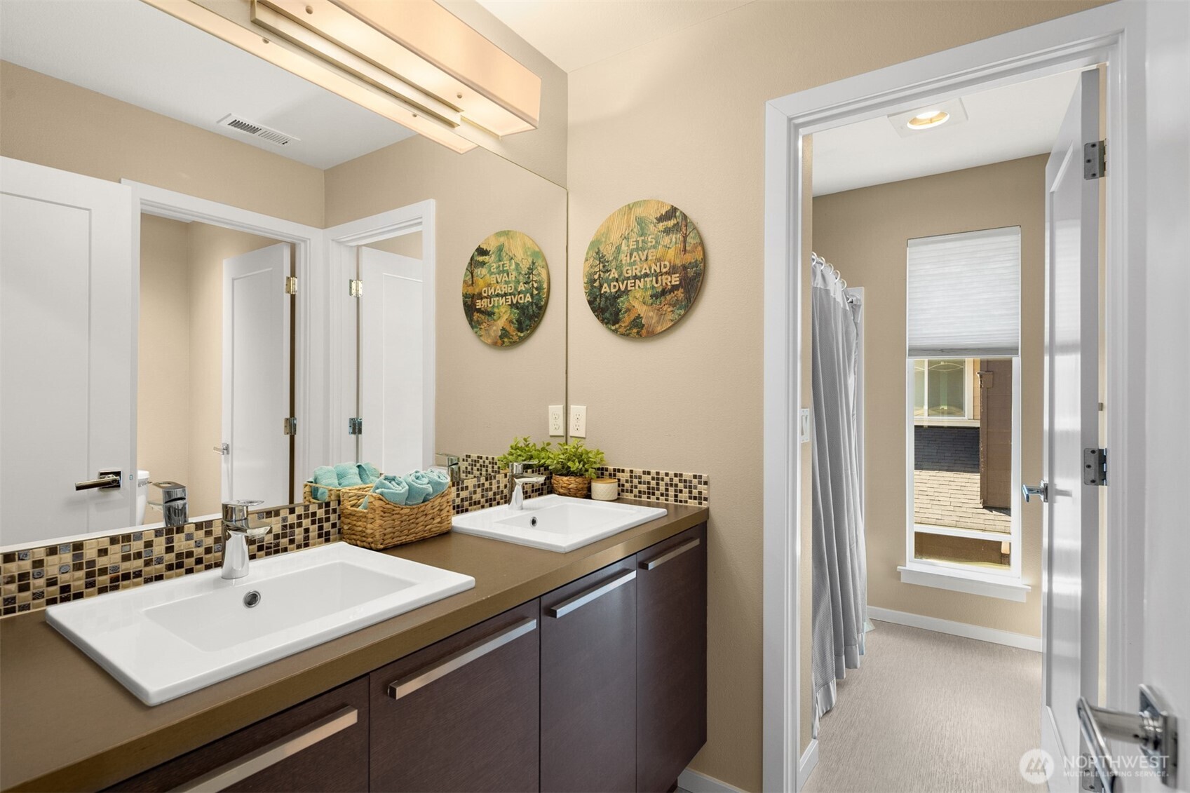 732 SE 11th Street , North Bend, WA 98045