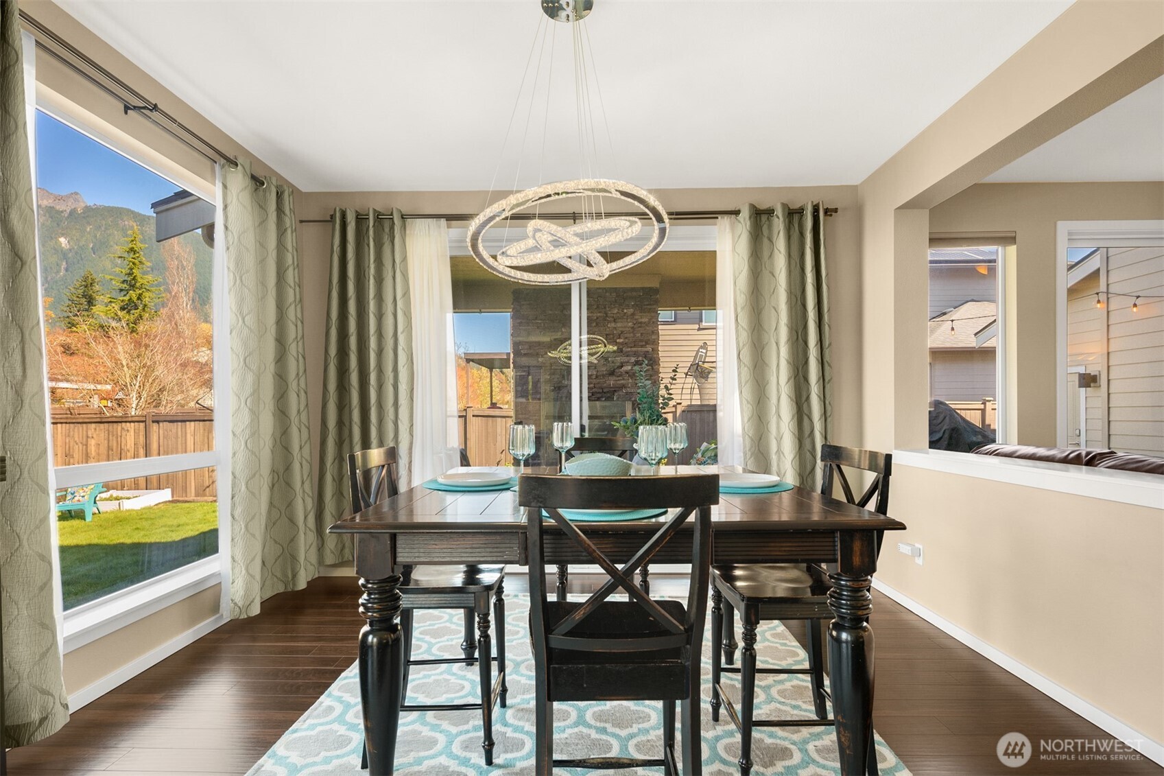 732 SE 11th Street , North Bend, WA 98045