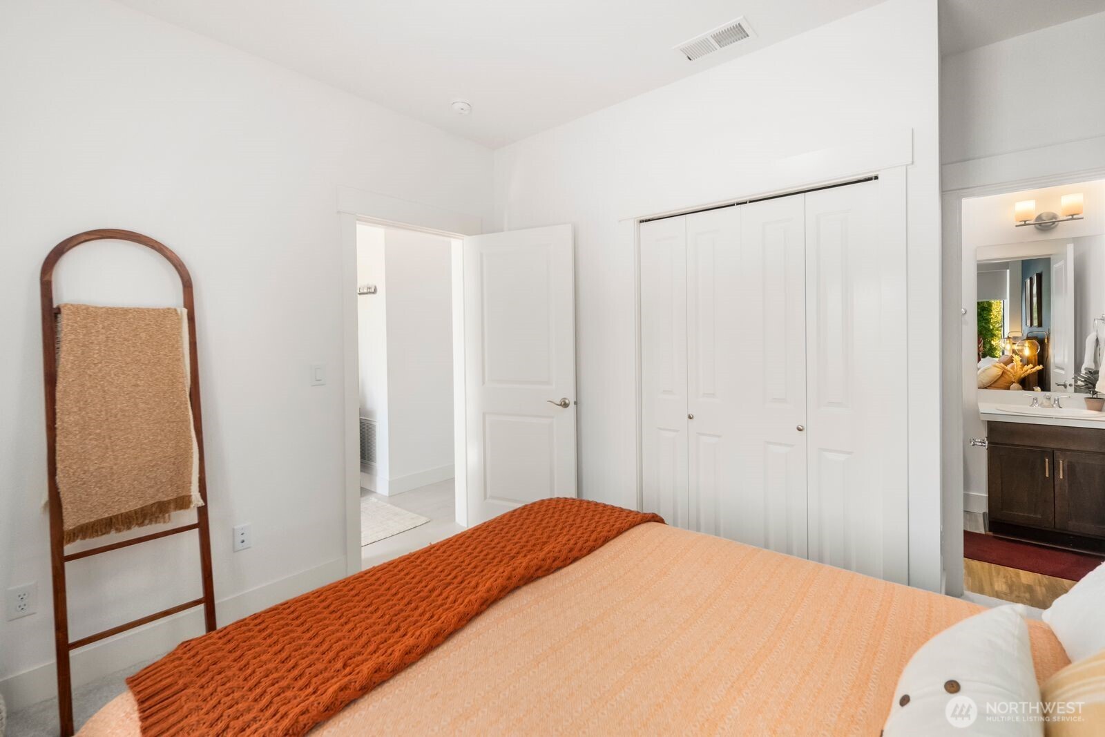 26602 NE Big Rock Rd #104, Duvall, WA 98019