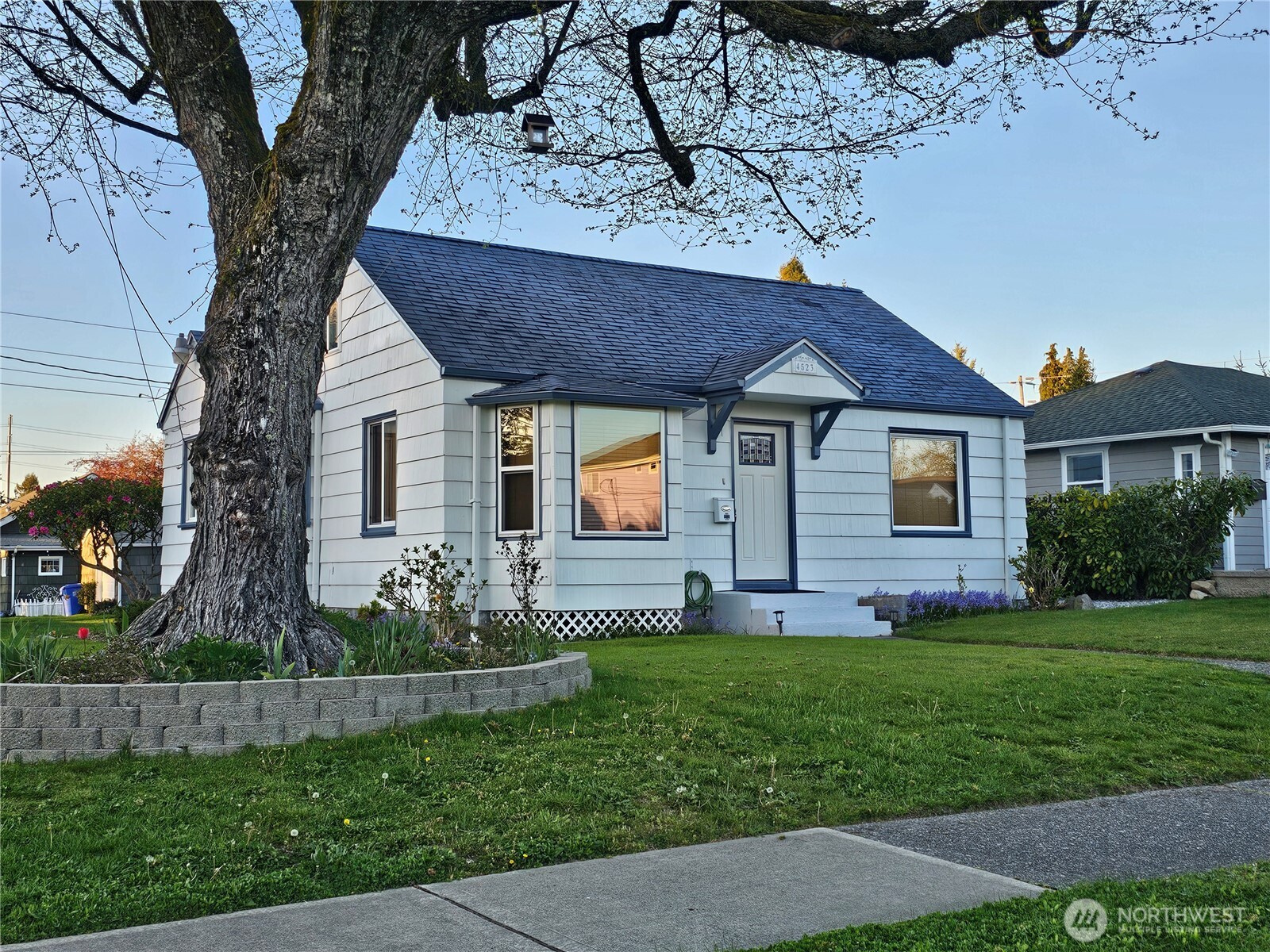 4523 N 16th Street , Tacoma, WA 98406-2235