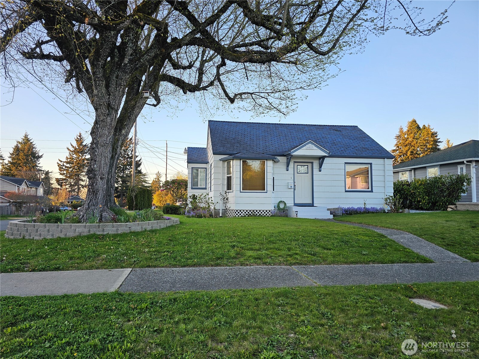 4523 N 16th Street , Tacoma, WA 98406-2235