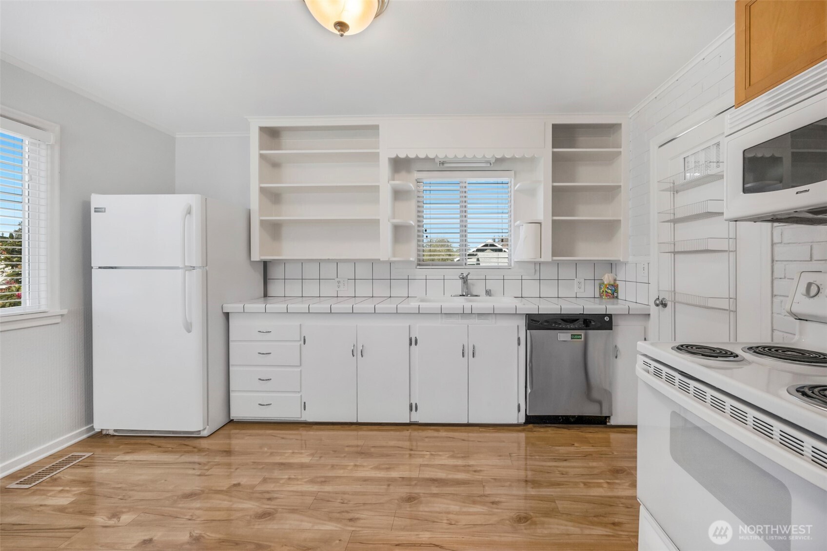 4523 N 16th Street , Tacoma, WA 98406-2235