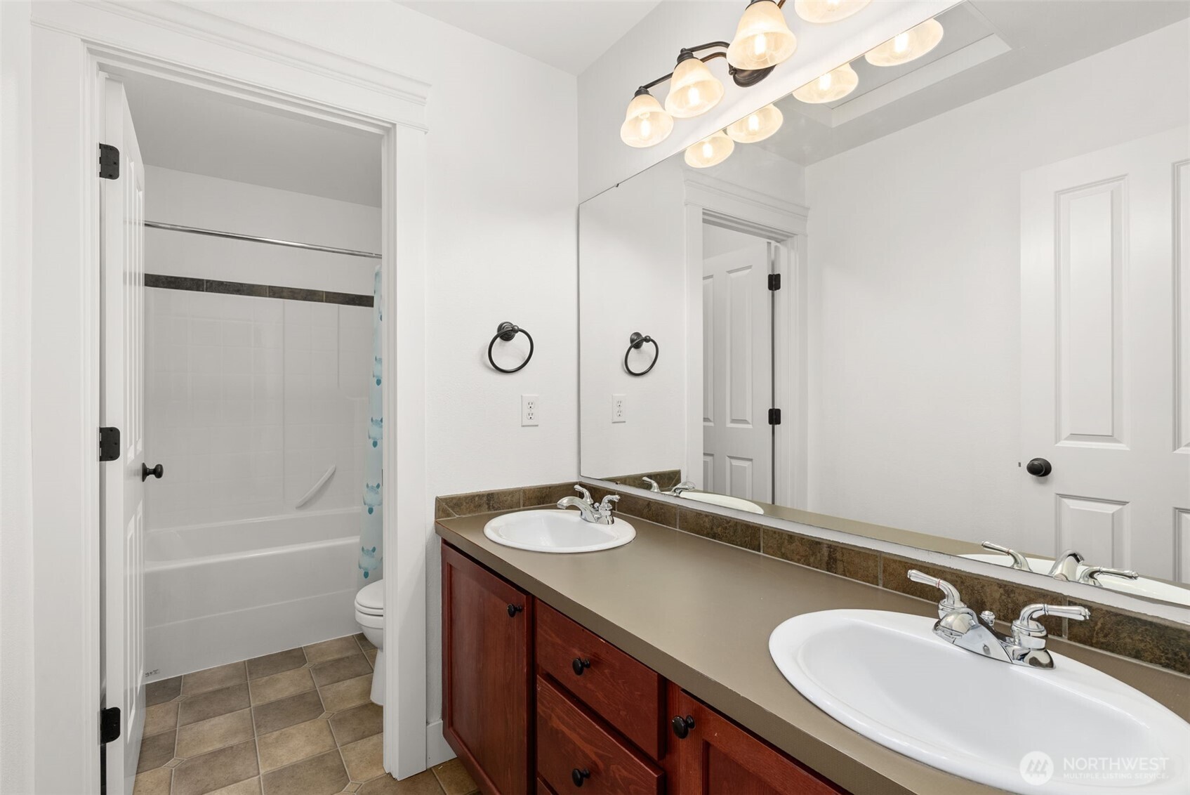 4433 NE Cashmere , Lacey, WA 98516