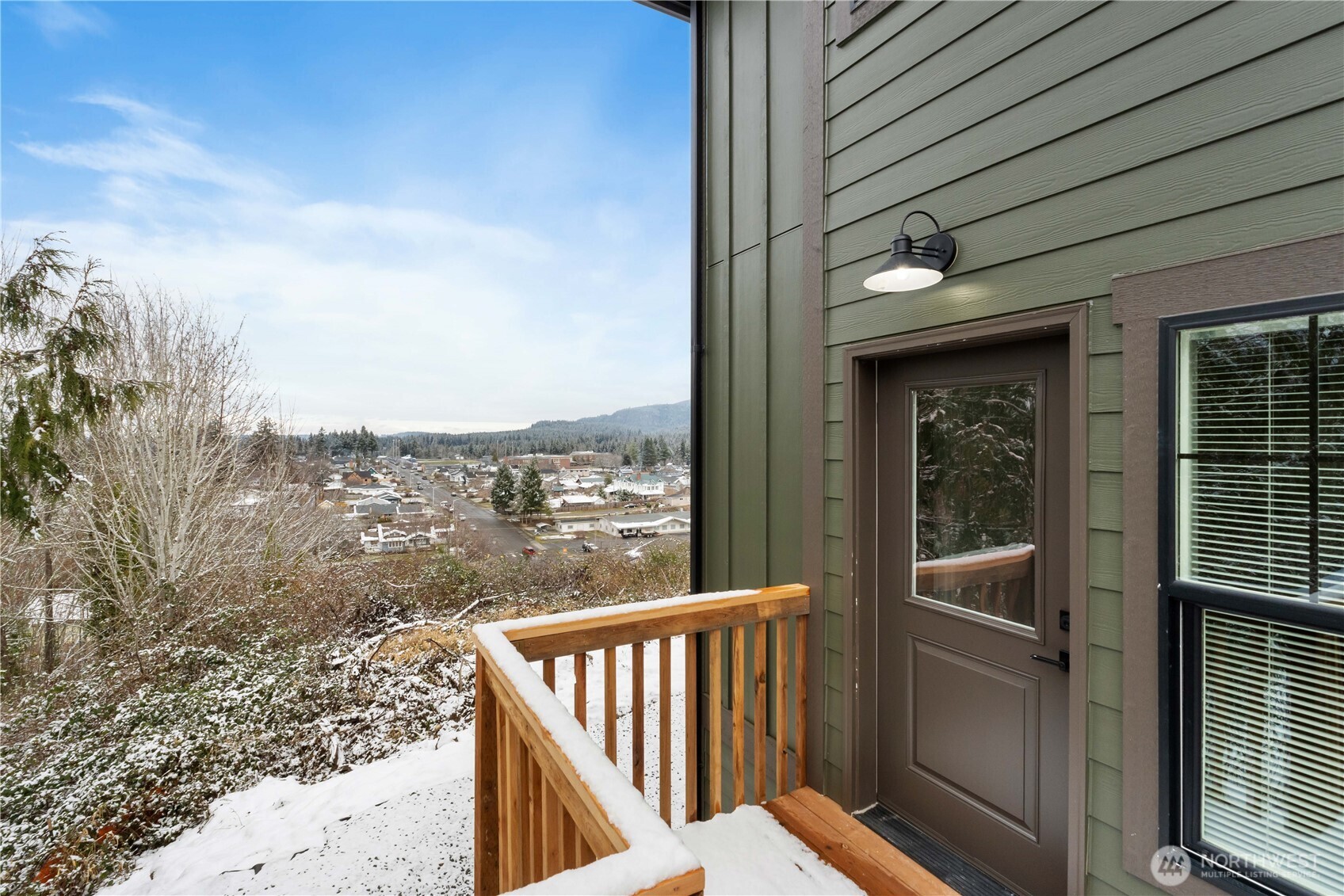 116 Orchard Avenue S #D, Eatonville, WA 98328