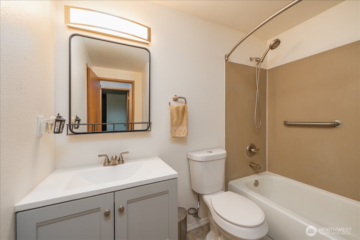 25735 115th Avenue SE #J203, Kent, WA 98030