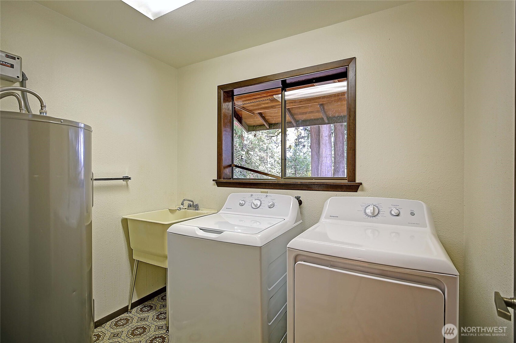45249 North Brooks Road , Concrete, WA 98327