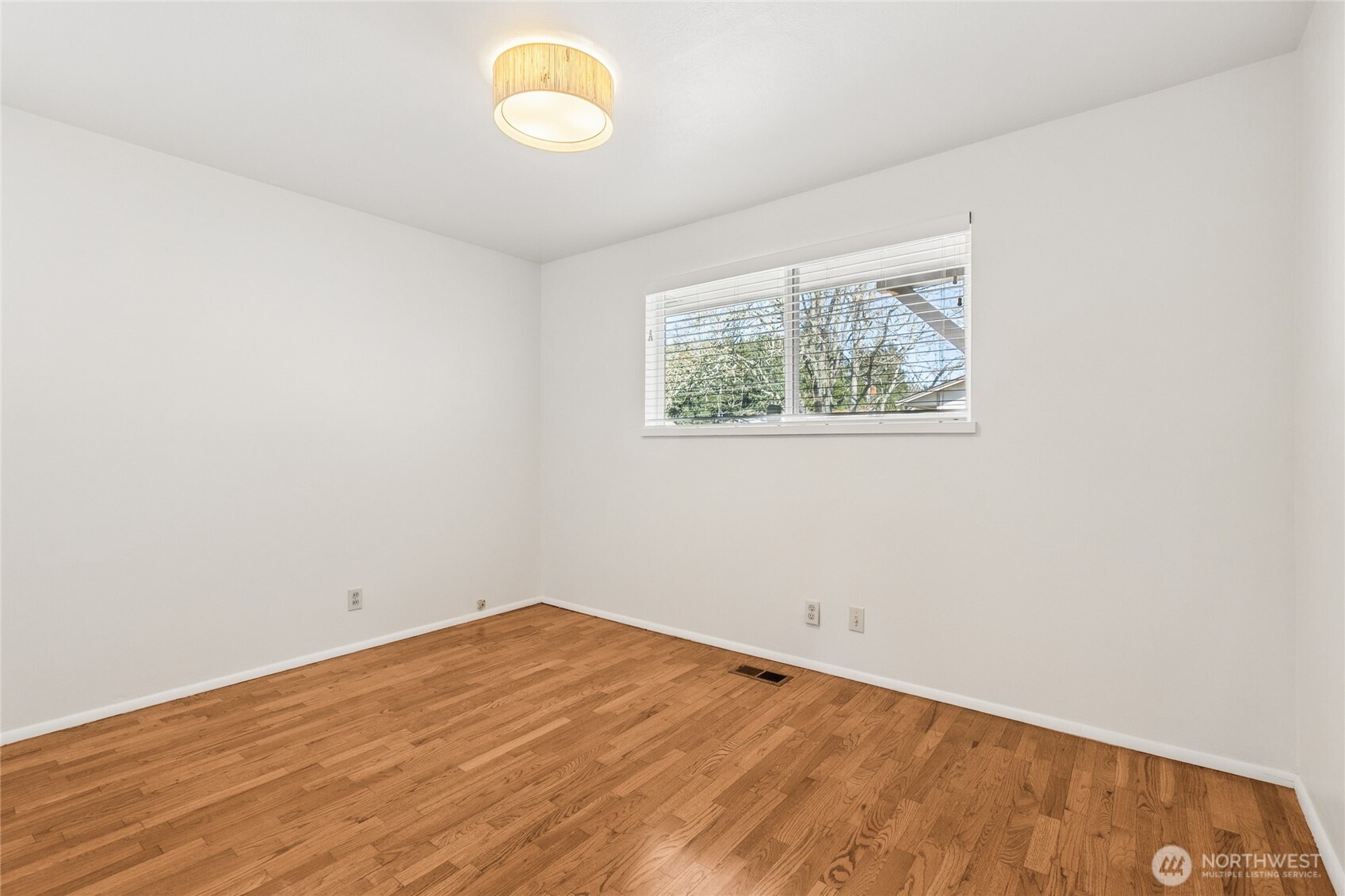 1023 S Orchard Street , Tacoma, WA 98465