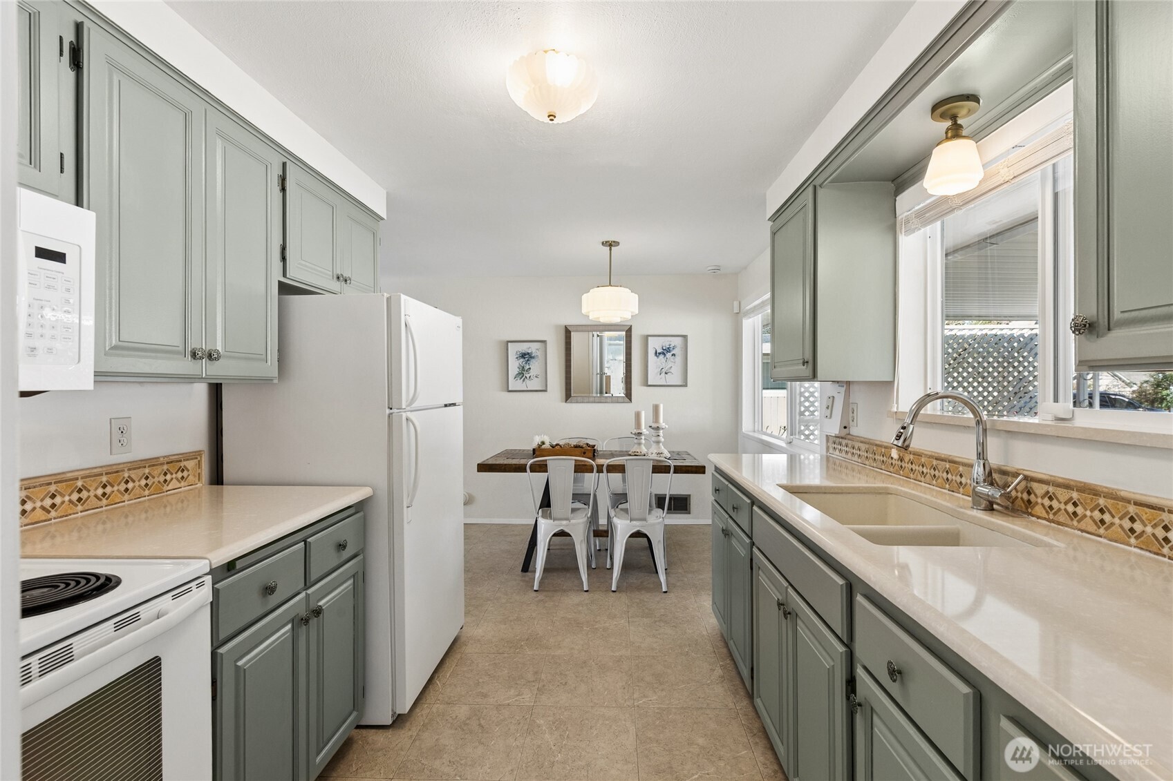 1023 S Orchard Street , Tacoma, WA 98465