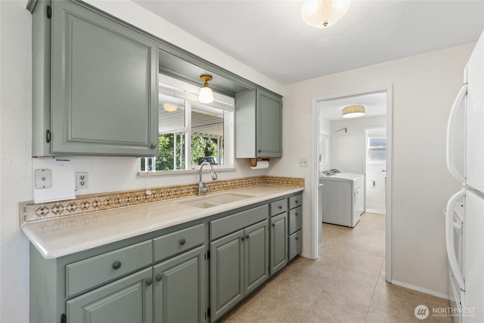 1023 S Orchard Street , Tacoma, WA 98465