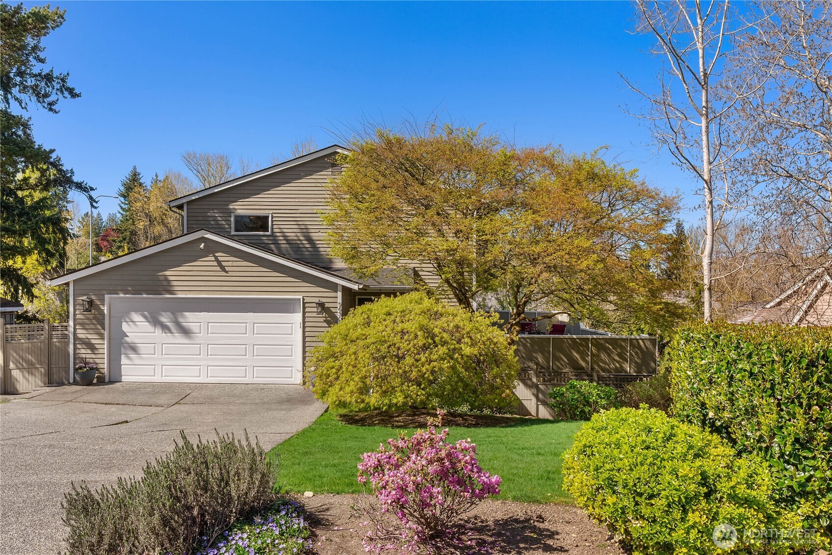 9630 NE 35th Place , Clyde Hill, WA 98004