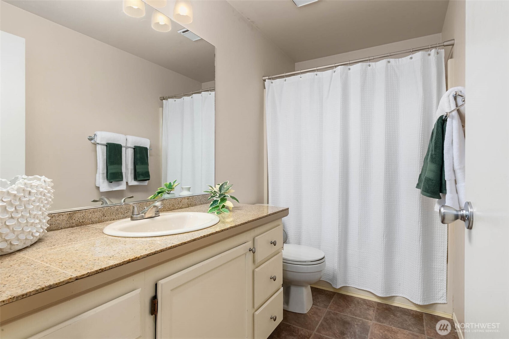 9630 NE 35th Place , Clyde Hill, WA 98004