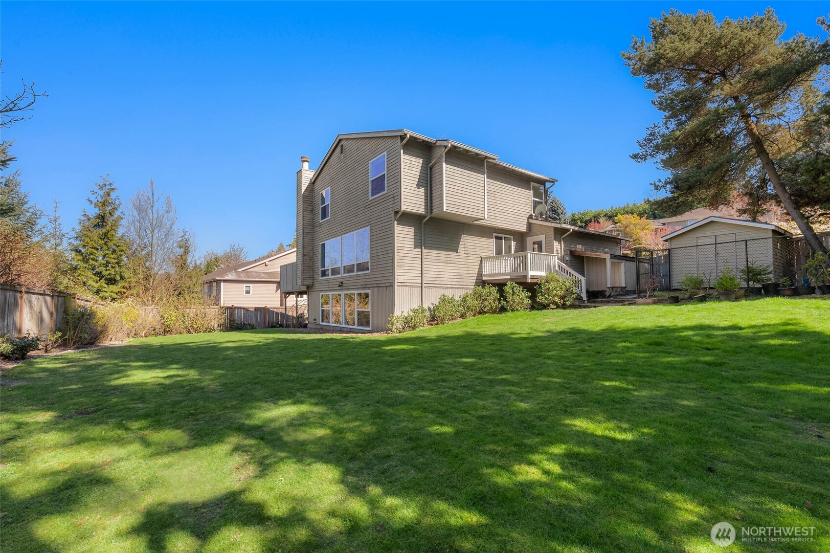 9630 NE 35th Place , Clyde Hill, WA 98004