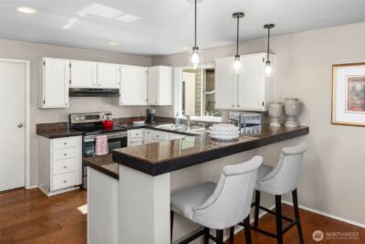 9630 NE 35th Place , Clyde Hill, WA 98004 - Photo 7