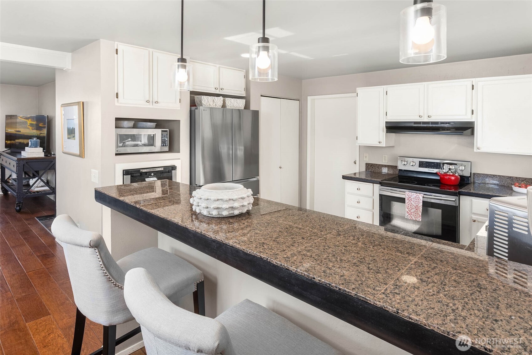9630 NE 35th Place , Clyde Hill, WA 98004