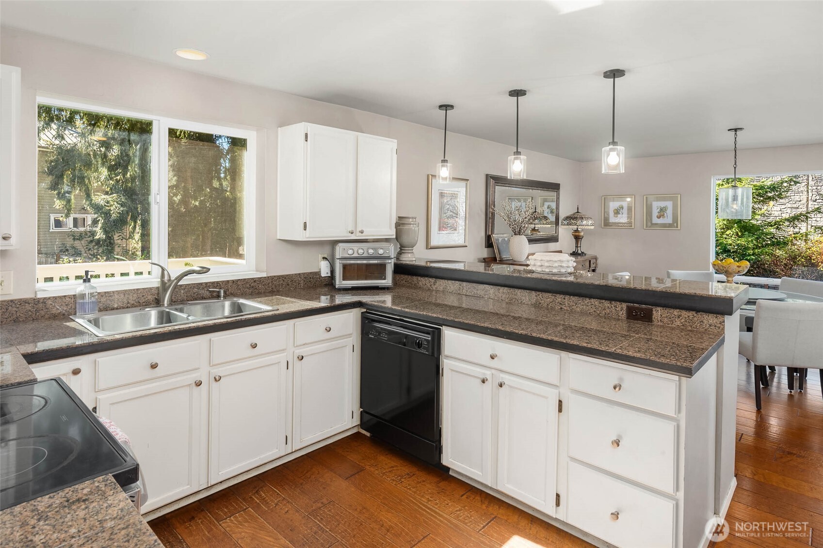 9630 NE 35th Place , Clyde Hill, WA 98004