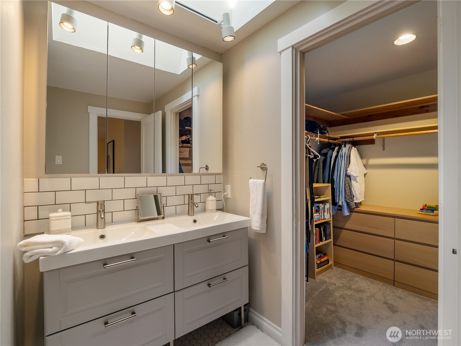 3726 219th Avenue SE, Sammamish, WA 98075