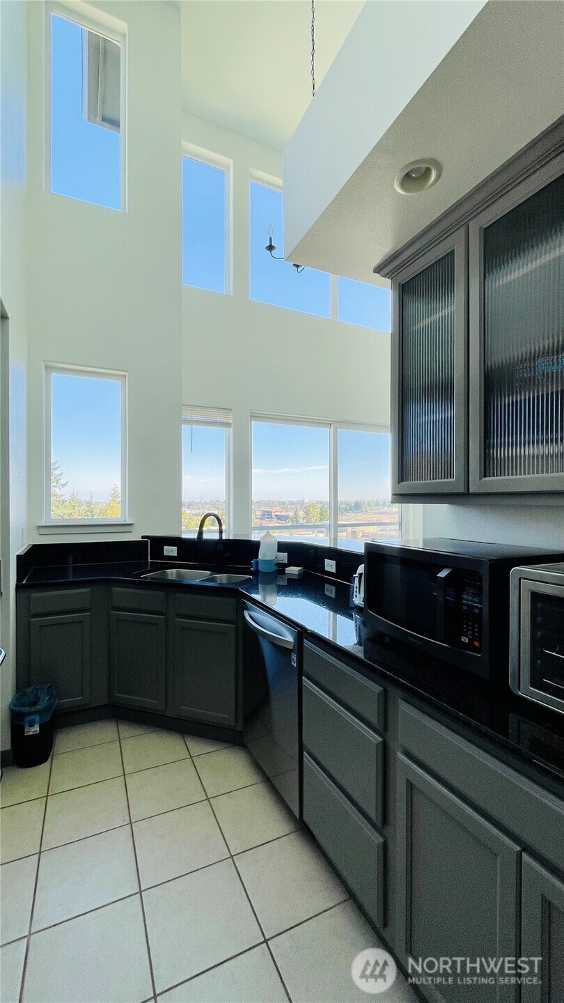 2424 S 41st Street #B526, Tacoma, WA 98406