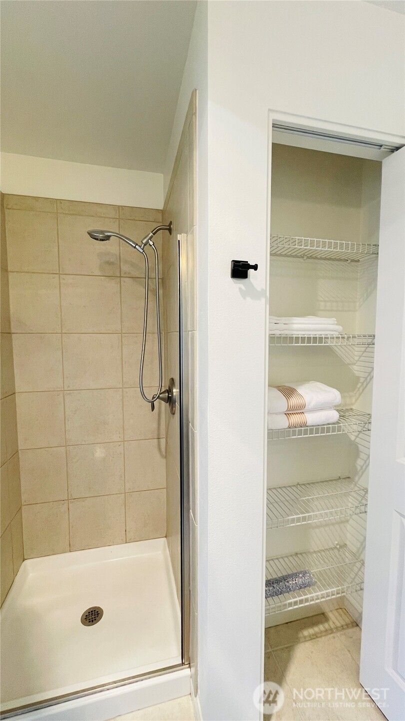 2424 S 41st Street #B526, Tacoma, WA 98406