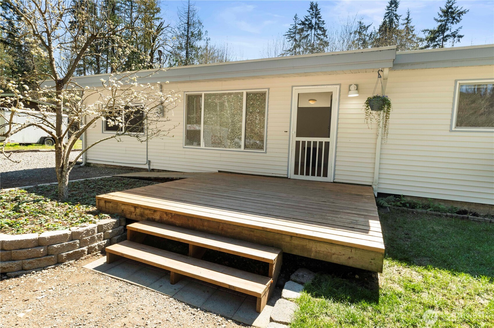 19715 SE Auburn Black Diamond Rd #R, Auburn, WA 98092