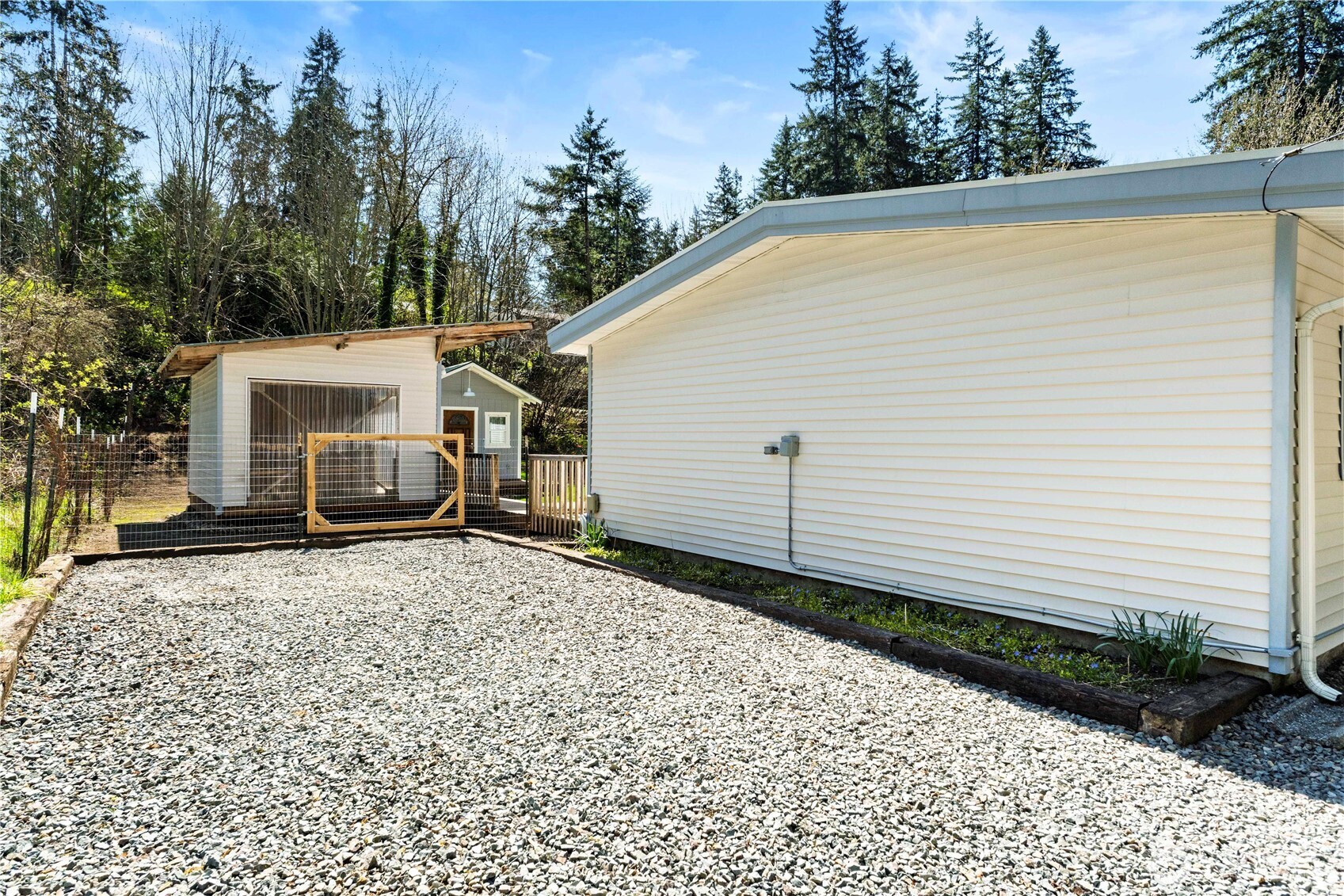 19715 SE Auburn Black Diamond Rd #R, Auburn, WA 98092